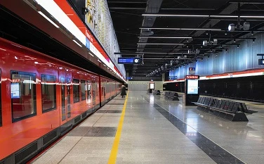 O que considerar ao escolher luzes lineares da estação do metrô?